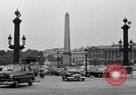 Standbild Place de la Concord Art de Métiers Paris Frankreich, 1956, aus Sekunde 28 historischem Filmmaterial Videoclip 65675032322