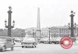 Standbild Place de la Concord Art de Métiers Paris Frankreich, 1956, aus Sekunde 38 historischem Filmmaterial Videoclip 65675032322