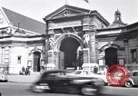 Standbild Place de la Concord Art de Métiers Paris Frankreich, 1956, aus Sekunde 41 historischem Filmmaterial Videoclip 65675032322