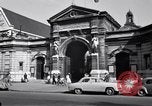 Standbild Place de la Concord Art de Métiers Paris Frankreich, 1956, aus Sekunde 47 historischem Filmmaterial Videoclip 65675032322