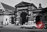 Standbild Place de la Concord Art de Métiers Paris Frankreich, 1956, aus Sekunde 48 historischem Filmmaterial Videoclip 65675032322