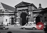Standbild Place de la Concord Art de Métiers Paris Frankreich, 1956, aus Sekunde 55 historischem Filmmaterial Videoclip 65675032322