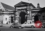 Standbild Place de la Concord Art de Métiers Paris Frankreich, 1956, aus Sekunde 56 historischem Filmmaterial Videoclip 65675032322
