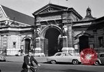 Standbild Place de la Concord Art de Métiers Paris Frankreich, 1956, aus Sekunde 61 historischem Filmmaterial Videoclip 65675032322
