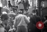Image Des passagers américains SS Washington Verdon-sur-Mer Bordeaux France, 1940, de la seconde 5 séquences d'archives historiques vidéo 65675032333