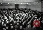 Immagine di Una donna sovietica si rivolge a un raduno elettorale La Russia, 1947, secondo 15 filmato di repertorio 65675032345
