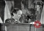 Immagine di Una donna sovietica si rivolge a un raduno elettorale La Russia, 1947, secondo 22 filmato di repertorio 65675032345