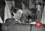 Immagine di Una donna sovietica si rivolge a un raduno elettorale La Russia, 1947, secondo 25 filmato di repertorio 65675032345