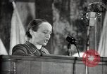 Immagine di Una donna sovietica si rivolge a un raduno elettorale La Russia, 1947, secondo 27 filmato di repertorio 65675032345