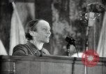Immagine di Una donna sovietica si rivolge a un raduno elettorale La Russia, 1947, secondo 28 filmato di repertorio 65675032345