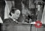 Immagine di Una donna sovietica si rivolge a un raduno elettorale La Russia, 1947, secondo 42 filmato di repertorio 65675032345