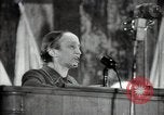 Immagine di Una donna sovietica si rivolge a un raduno elettorale La Russia, 1947, secondo 45 filmato di repertorio 65675032345