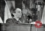 Immagine di Una donna sovietica si rivolge a un raduno elettorale La Russia, 1947, secondo 47 filmato di repertorio 65675032345