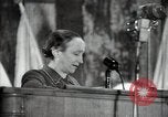 Immagine di Una donna sovietica si rivolge a un raduno elettorale La Russia, 1947, secondo 49 filmato di repertorio 65675032345
