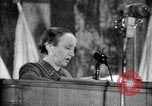 Immagine di Una donna sovietica si rivolge a un raduno elettorale La Russia, 1947, secondo 52 filmato di repertorio 65675032345