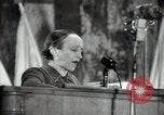Immagine di Una donna sovietica si rivolge a un raduno elettorale La Russia, 1947, secondo 53 filmato di repertorio 65675032345