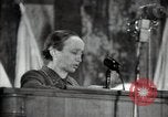 Immagine di Una donna sovietica si rivolge a un raduno elettorale La Russia, 1947, secondo 58 filmato di repertorio 65675032345