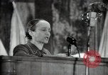 Immagine di Una donna sovietica si rivolge a un raduno elettorale La Russia, 1947, secondo 59 filmato di repertorio 65675032345