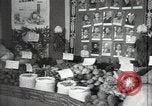 Immagine di Frutta e verdura exhibition Kolomna Russia, 1947, secondo 13 filmato di repertorio 65675032347