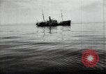 Standbild Studenten Proben Sea of Okhotsk, 1947, aus Sekunde 9 historischem Filmmaterial Videoclip 65675032348