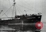 Standbild Studenten Proben Sea of Okhotsk, 1947, aus Sekunde 11 historischem Filmmaterial Videoclip 65675032348