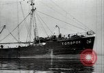 Standbild Studenten Proben Sea of Okhotsk, 1947, aus Sekunde 13 historischem Filmmaterial Videoclip 65675032348