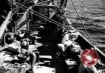 Standbild Studenten Proben Sea of Okhotsk, 1947, aus Sekunde 20 historischem Filmmaterial Videoclip 65675032348