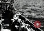 Standbild Studenten Proben Sea of Okhotsk, 1947, aus Sekunde 23 historischem Filmmaterial Videoclip 65675032348