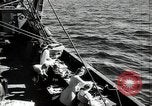 Standbild Studenten Proben Sea of Okhotsk, 1947, aus Sekunde 25 historischem Filmmaterial Videoclip 65675032348