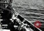 Standbild Studenten Proben Sea of Okhotsk, 1947, aus Sekunde 26 historischem Filmmaterial Videoclip 65675032348