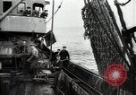 Standbild Studenten Proben Sea of Okhotsk, 1947, aus Sekunde 31 historischem Filmmaterial Videoclip 65675032348