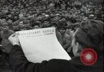 Immagine di I cittadini bulgari firmano una lettera di apprezzamento Sofia Bulgaria, 1947, secondo 12 filmato di repertorio 65675032349