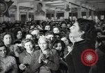 Immagine di I cittadini bulgari firmano una lettera di apprezzamento Sofia Bulgaria, 1947, secondo 29 filmato di repertorio 65675032349