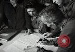 Immagine di I cittadini bulgari firmano una lettera di apprezzamento Sofia Bulgaria, 1947, secondo 61 filmato di repertorio 65675032349
