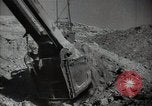 Standbild Bergbau von Phosphor Düngemittelherstellung Kasachstan, 1947, aus Sekunde 22 historischem Filmmaterial Videoclip 65675032353
