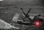 Standbild Bergbau von Phosphor Düngemittelherstellung Kasachstan, 1947, aus Sekunde 27 historischem Filmmaterial Videoclip 65675032353