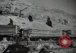 Standbild Bergbau von Phosphor Düngemittelherstellung Kasachstan, 1947, aus Sekunde 48 historischem Filmmaterial Videoclip 65675032353