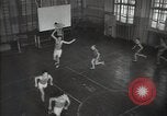 Standbild Sowjetische Basketballspieler Russland, 1947, aus Sekunde 14 historischem Filmmaterial Videoclip 65675032355
