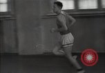 Standbild Sowjetische Basketballspieler Russland, 1947, aus Sekunde 28 historischem Filmmaterial Videoclip 65675032355