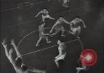 Standbild Sowjetische Basketballspieler Russland, 1947, aus Sekunde 54 historischem Filmmaterial Videoclip 65675032355