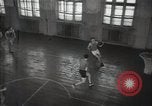 Standbild Sowjetische Basketballspieler Russland, 1947, aus Sekunde 61 historischem Filmmaterial Videoclip 65675032355