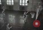 Standbild Sowjetische Basketballspieler Russland, 1947, aus Sekunde 62 historischem Filmmaterial Videoclip 65675032355