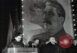 Immagine di Funzionari russi lavoratori di indirizzamento Mosca Russia Unione Sovietica, 1947, secondo 60 filmato di repertorio 65675032357