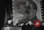 Immagine di Funzionari russi lavoratori di indirizzamento Mosca Russia Unione Sovietica, 1947, secondo 62 filmato di repertorio 65675032357