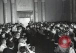 Immagine di Premier di un film russo Russia Unione Sovietica, 1948, secondo 14 filmato di repertorio 65675032364