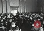 Immagine di Premier di un film russo Russia Unione Sovietica, 1948, secondo 15 filmato di repertorio 65675032364