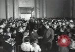Immagine di Premier di un film russo Russia Unione Sovietica, 1948, secondo 20 filmato di repertorio 65675032364