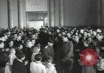 Immagine di Premier di un film russo Russia Unione Sovietica, 1948, secondo 21 filmato di repertorio 65675032364