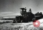 Standbild Sowjetische Bauern ernten Turkmenistan, 1949, aus Sekunde 28 historischem Filmmaterial Videoclip 65675032367