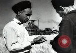 Standbild Sowjetische Bauern ernten Turkmenistan, 1949, aus Sekunde 47 historischem Filmmaterial Videoclip 65675032367